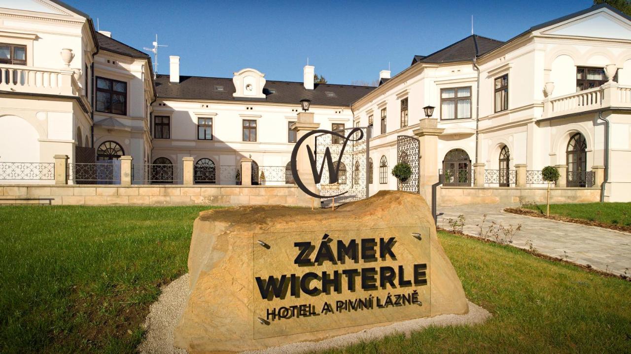 Zamek Wichterle - Hotel A Pivni Lazne Slavicin 외부 사진