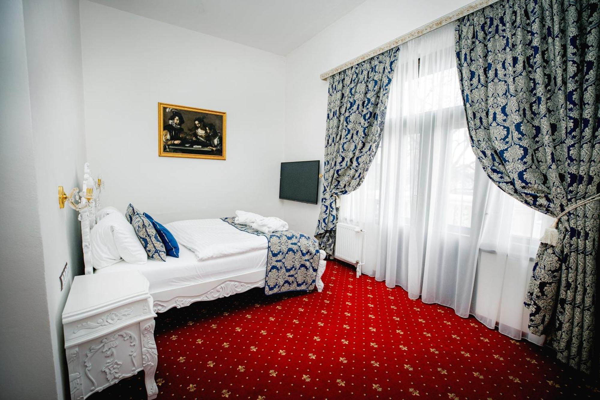 Zamek Wichterle - Hotel A Pivni Lazne Slavicin 외부 사진